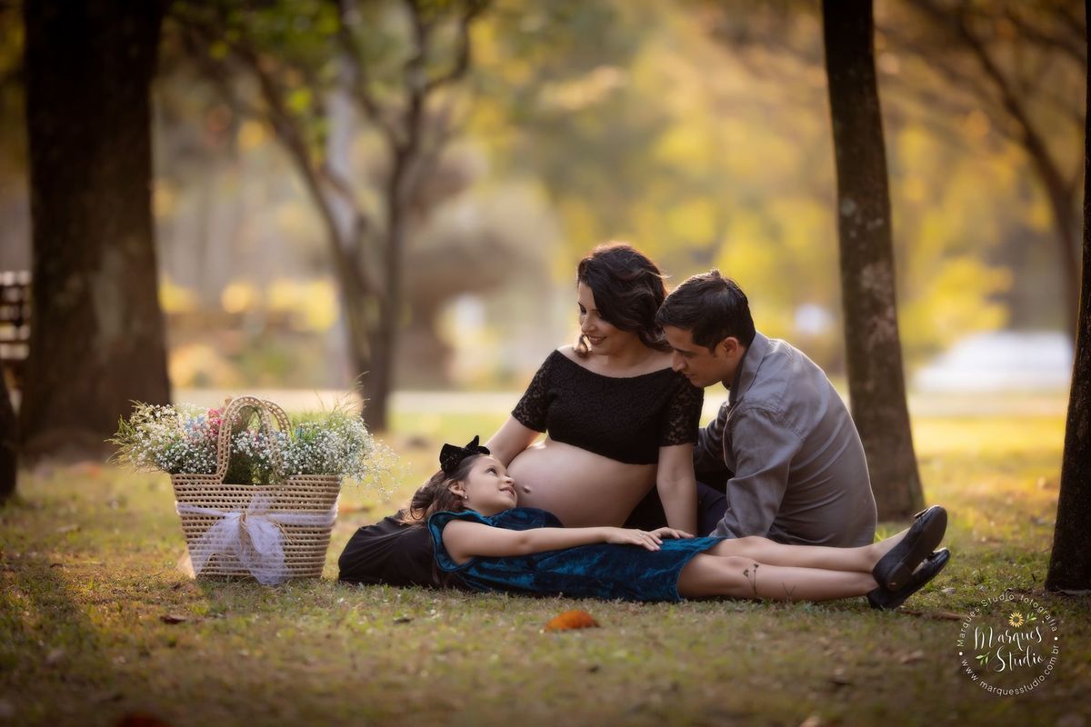 Guia de Figurino: O Que Vestir no Seu Book de Gestante DIY