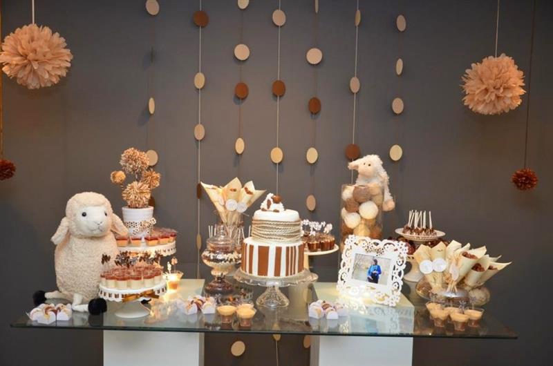 Guia Completo: Como Montar um Bolo de Fraldas Perfeito para Seu Chá de Bebê; Lembrancinhas de Chá de Bebê DIY: 10 Ideias Criativas e Baratas; Cardápio para Chá de Bebê Econômico: Receitas Simples e Deliciosas; Decoração com Balões Desconstruídos: O Toque Moderno para Seu Chá de Bebê; Chá de Bebê Sem Estresse: O Guia Definitivo de Planejamento Rápido