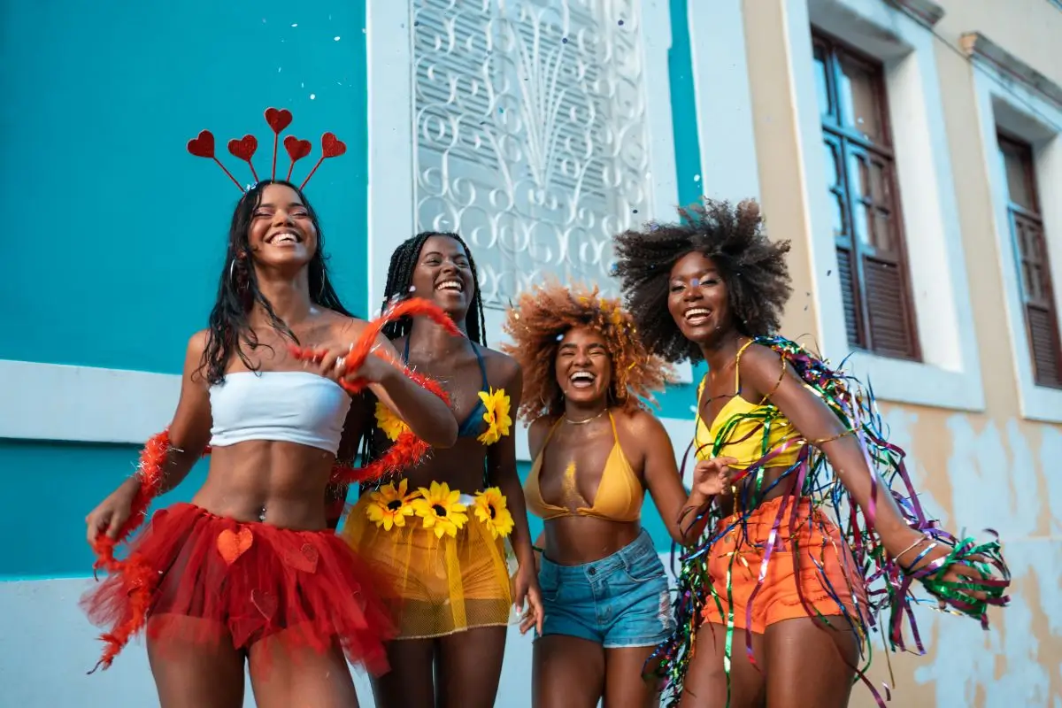 fantasias de carnaval para duplas com referência a filmes