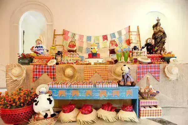 ideias criativas de decoração de festa junina para escolas