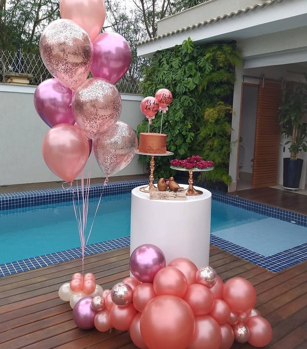 decoração festa na piscina barata