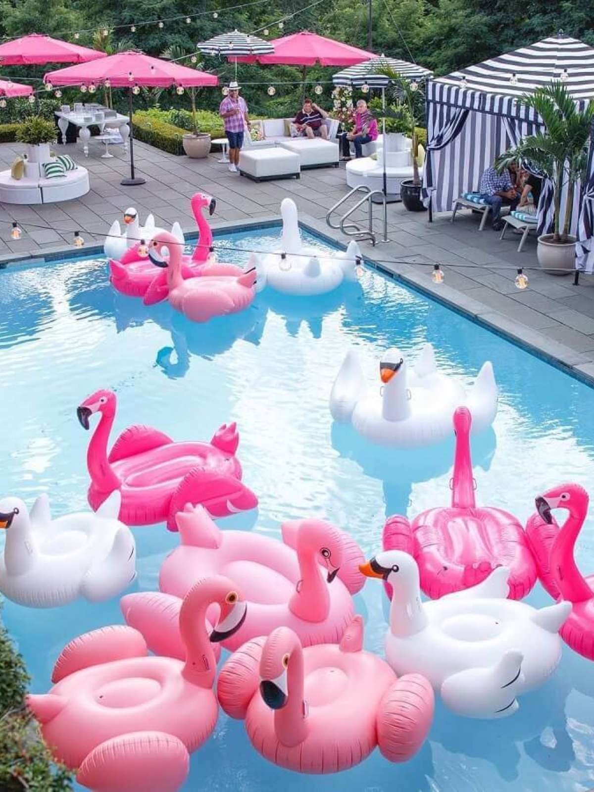 iluminação festa na piscina