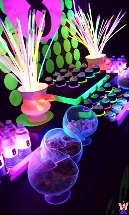 erros comuns ao decorar festa neon