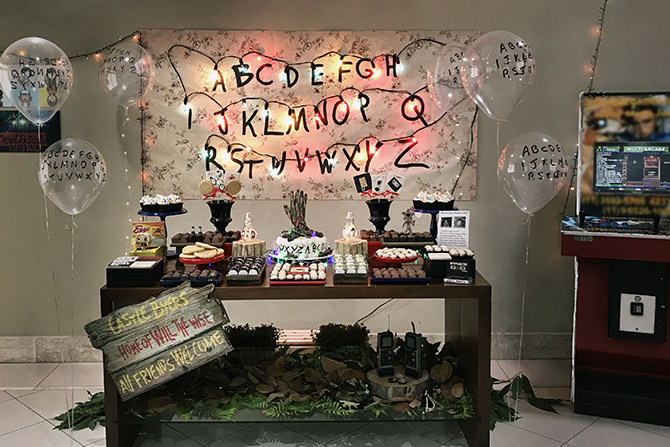 decoração stranger things anos 80