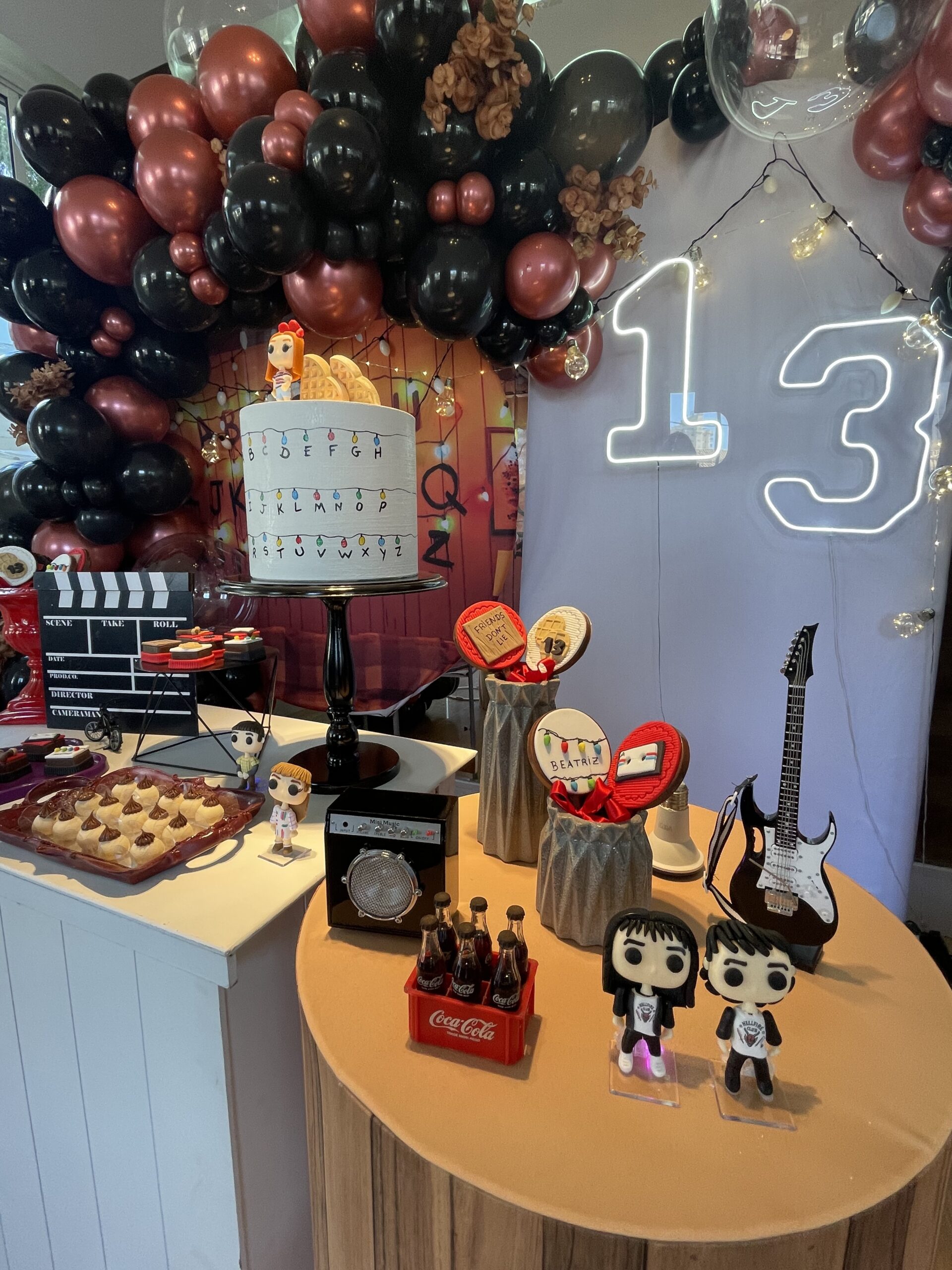 tema stranger things festa