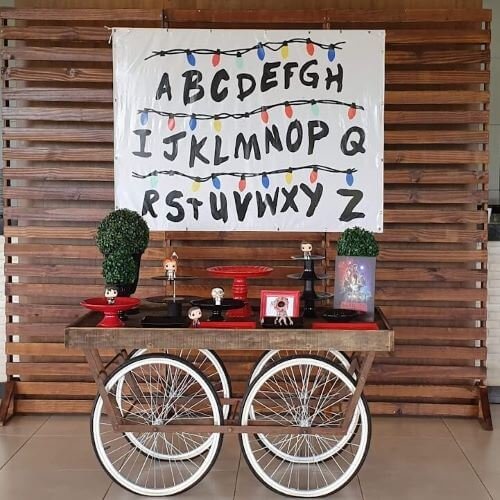 decoração stranger things infantil