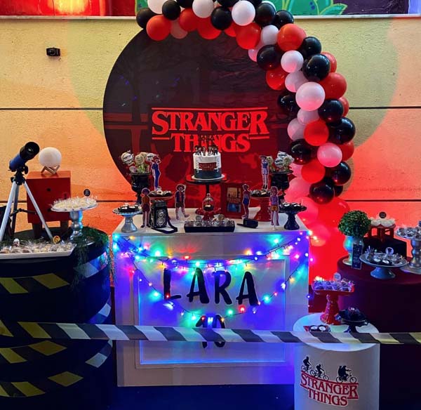 decoração stranger things mundo invertido