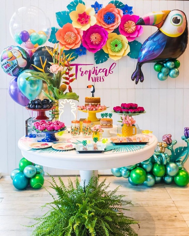 festa tropical decoração