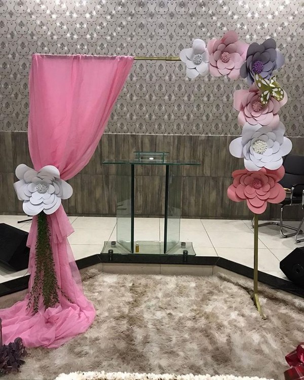 como fazer painel decorativo para festividade de igreja