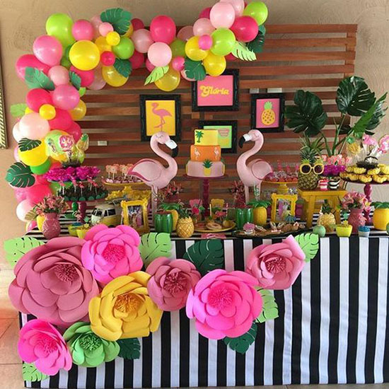 decoração flamingo com verde