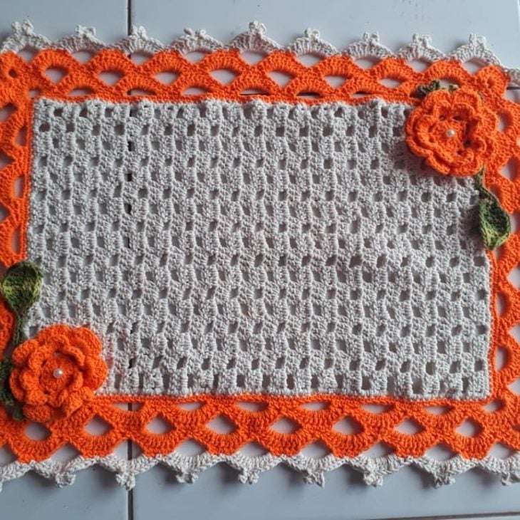 Combinações de Cores Perfeitas para Flores de Crochê em Tapetes