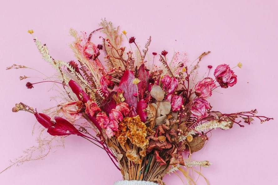 como evitar que flores secas desbotem ou mofem