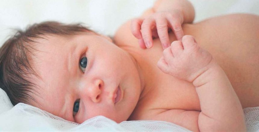 foto de bebe recem nascido olhos verde