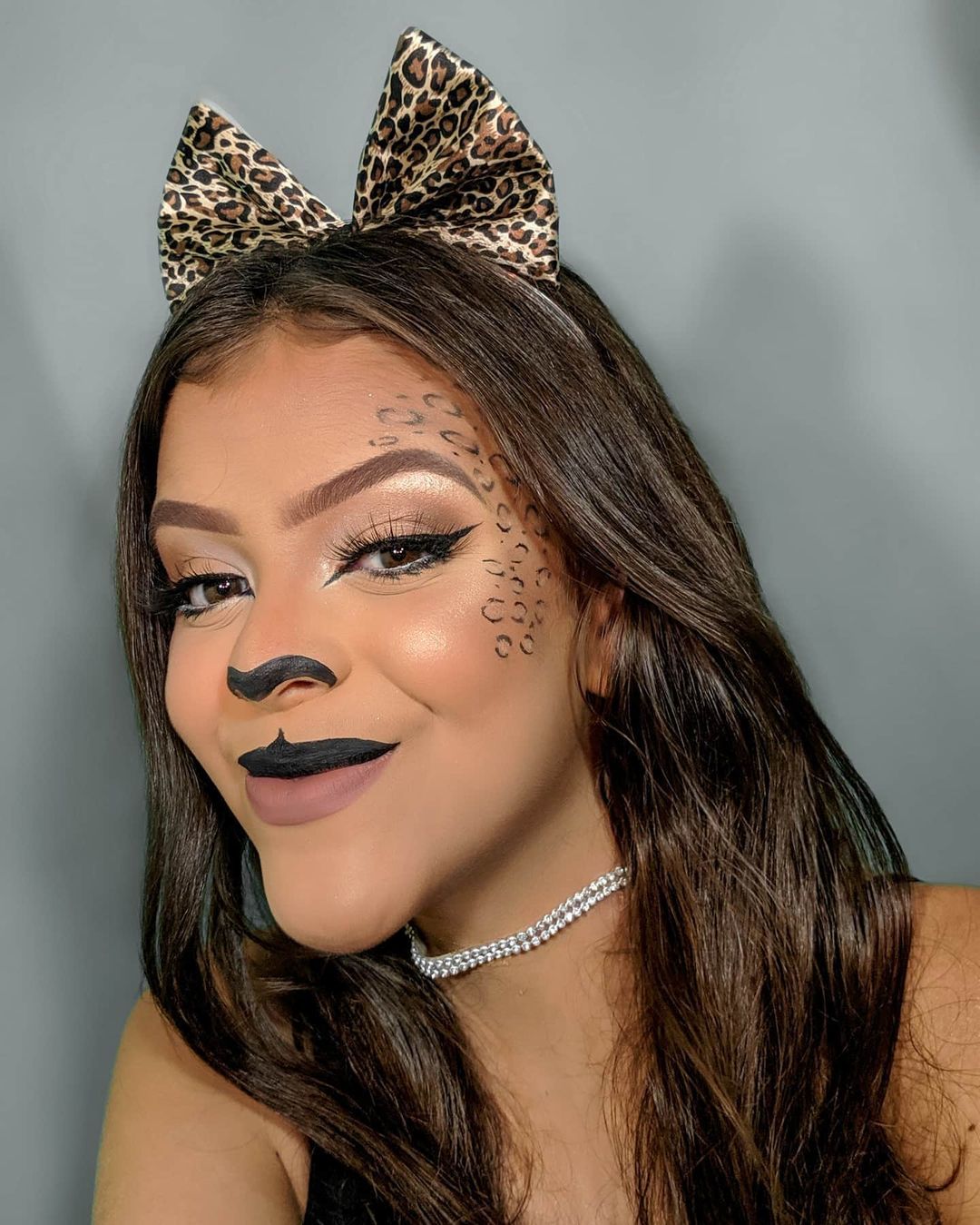 ideias de maquiagem para carnaval com pedrarias