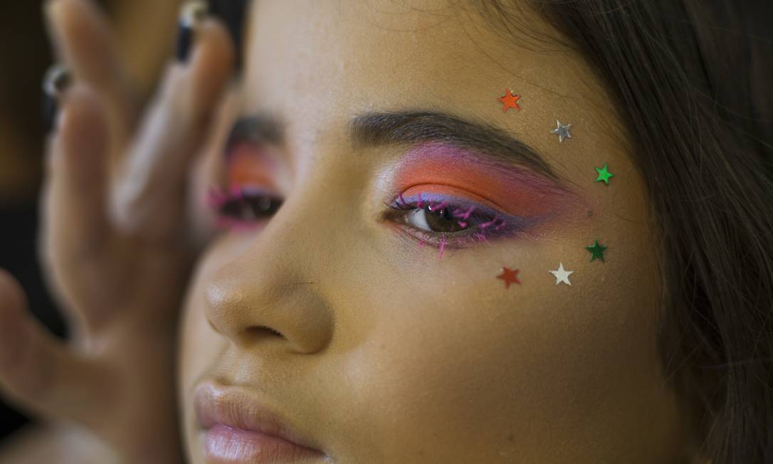 como fazer maquiagem de borboleta infantil passo a passo