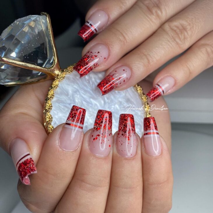 unha em gel vermelha decorada
