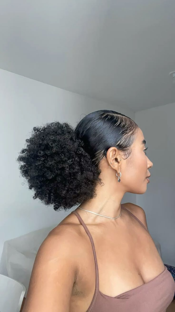 foto penteado cabelo cacheado dia a dia