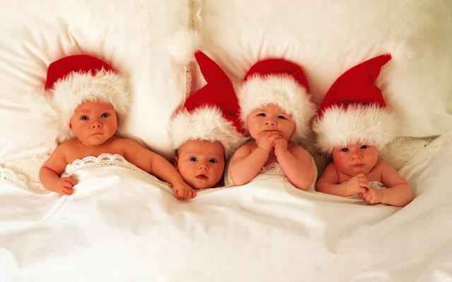 Guia Completo de Poses e Dicas de Iluminação para Fotos de Natal Newborn