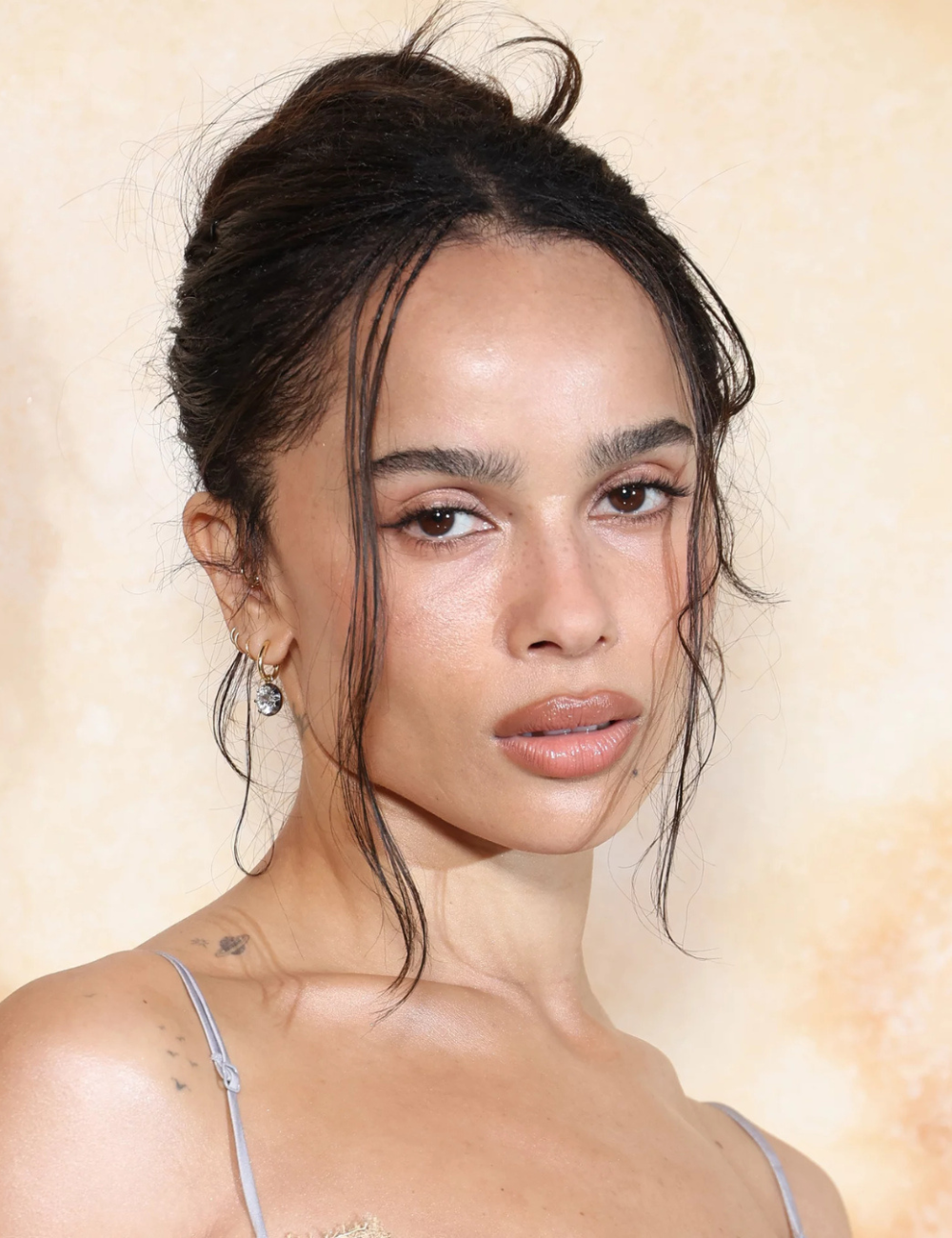 como fazer coque abacaxi em cabelo crespo