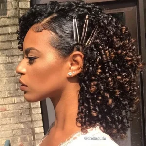 penteados para cabelo cacheado com presilha