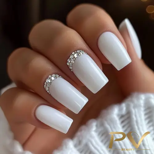 Unhas claras para casamento