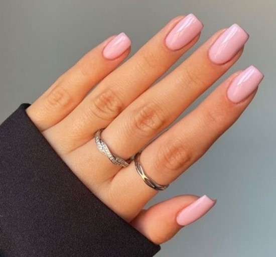 Unhas claras para formatura