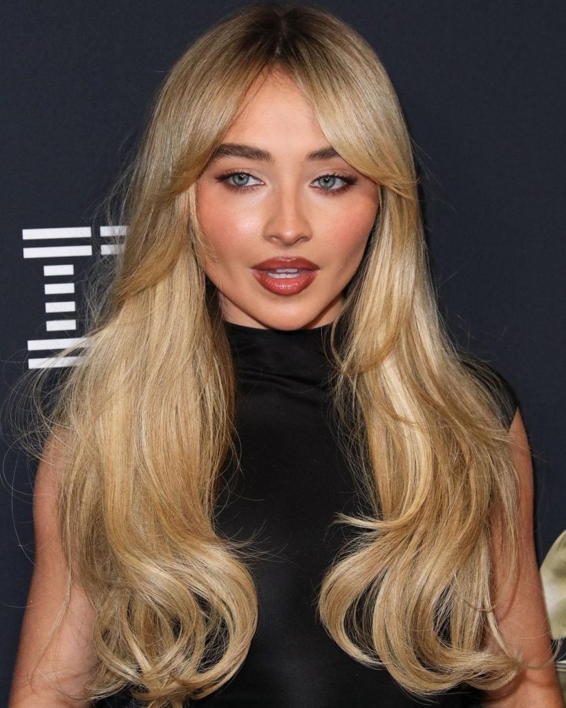 como estilizar curtain bangs para um look natural