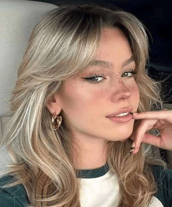 franja e camadas cabelo longo