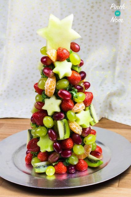 árvore de natal decorada com frutas