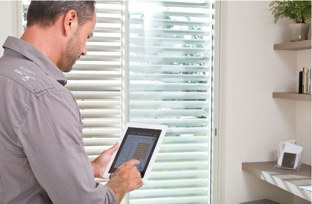 automação de cortinas zigbee vs wifi