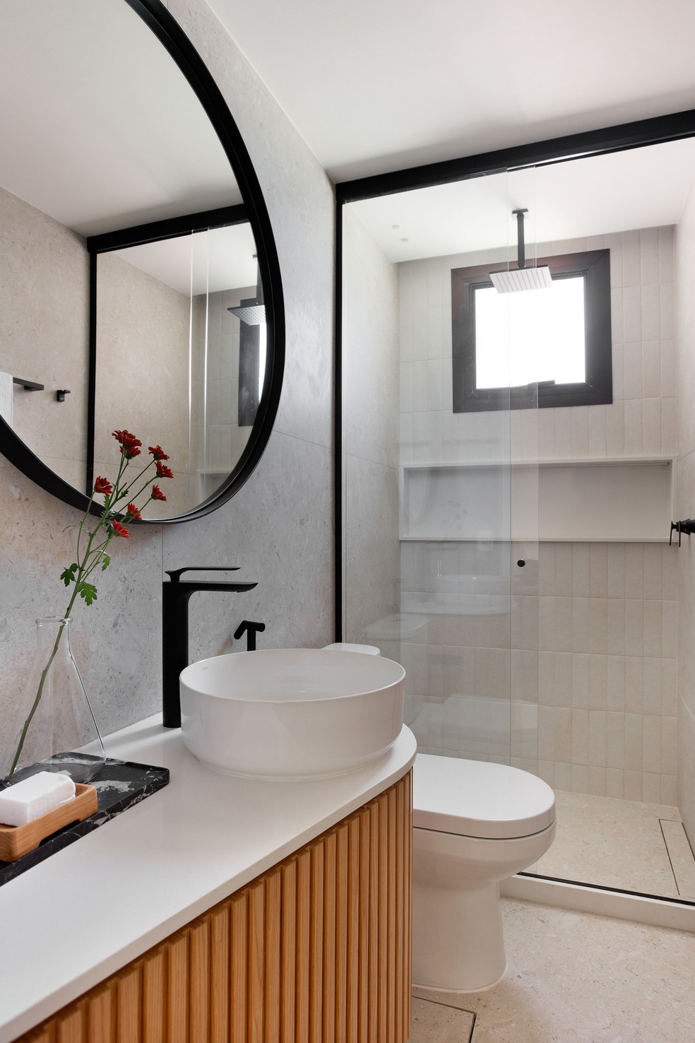 como decorar banheiro minimalista cinza e branco