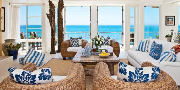 Móveis para Casa de Praia: Como Escolher Peças que Duram Contra a Maresia