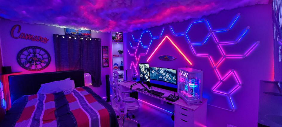 Guia de decoração para quarto de gamer: luzes e móveis