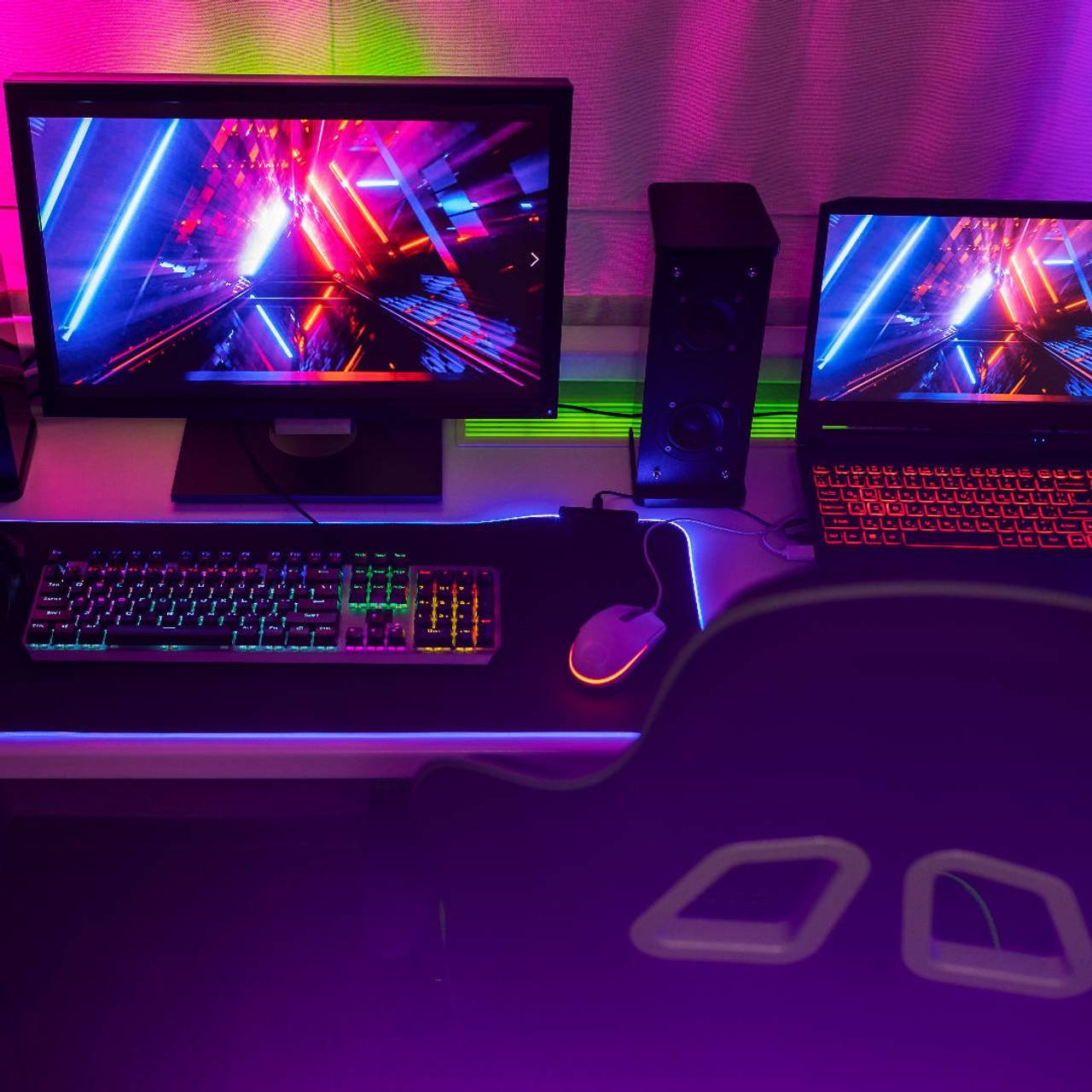 Guia de decoração para quarto de gamer: luzes e móveis