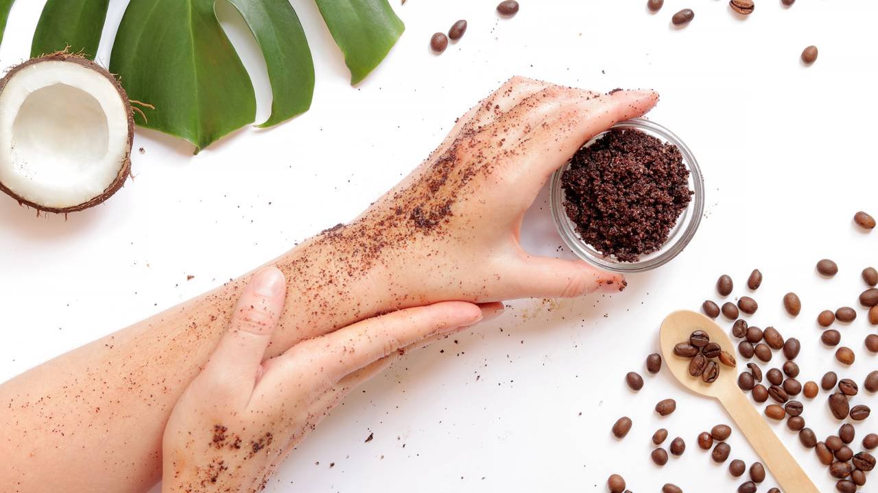 Esfoliação Facial com Café: Mitos e Verdades para uma Pele Radiante
