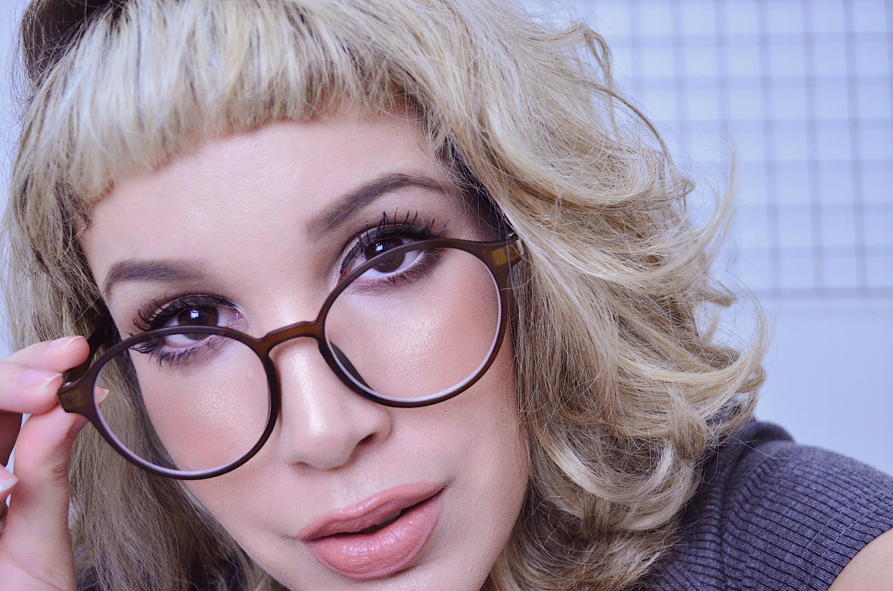 Guia de maquiagem para quem usa óculos de grau