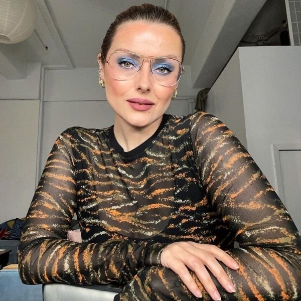 como maquiar usando óculos