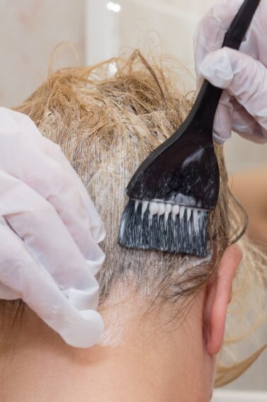 Guia de tintura de cabelo em casa: como não errar a cor