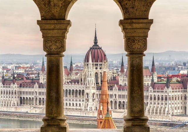 guia de segurança para mulheres viajando em Praga