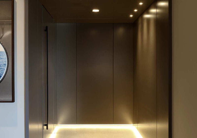 hall de elevador moderno vs clássico