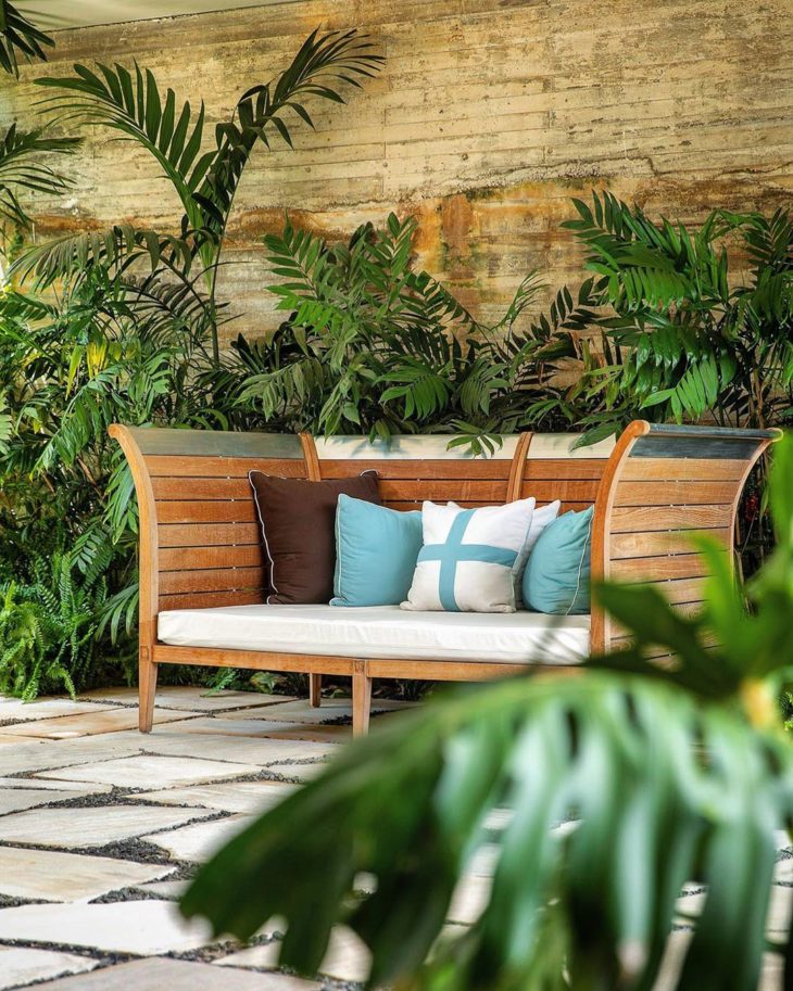 banco moderno de concreto e madeira