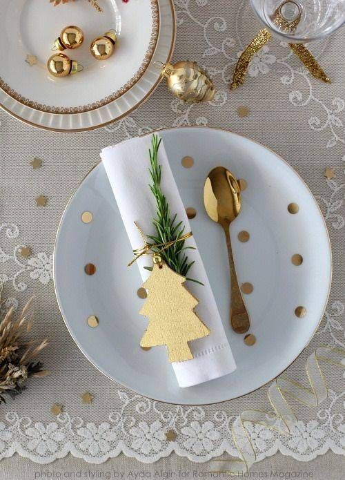 cores para mesa de natal (vermelho e dourado)