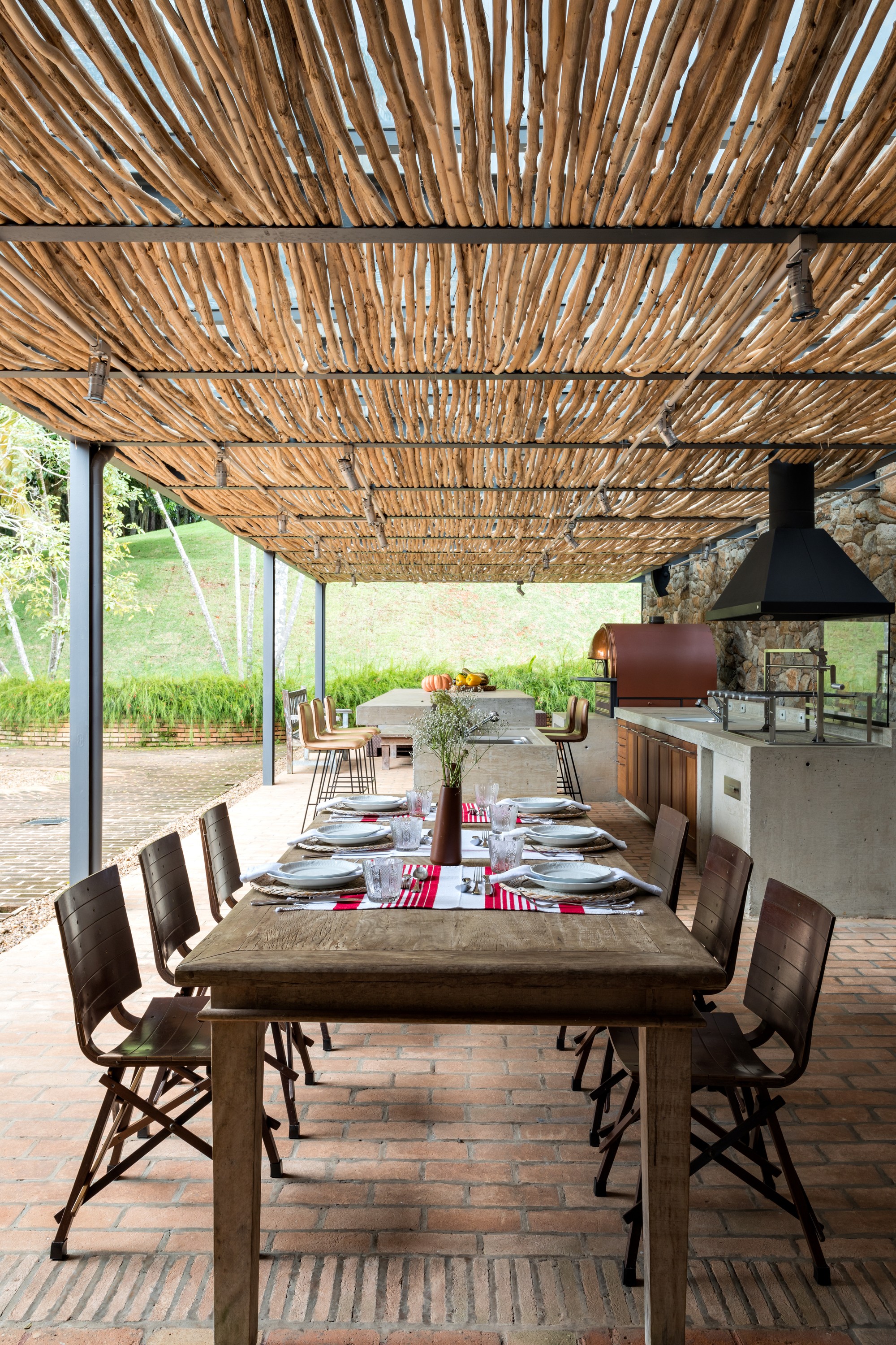 iluminação aconchegante para área de churrasco