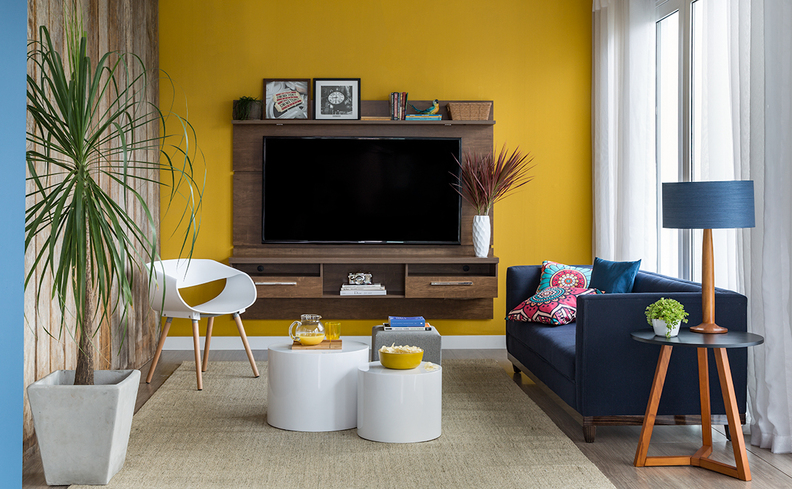 erros comuns ao decorar rack de TV