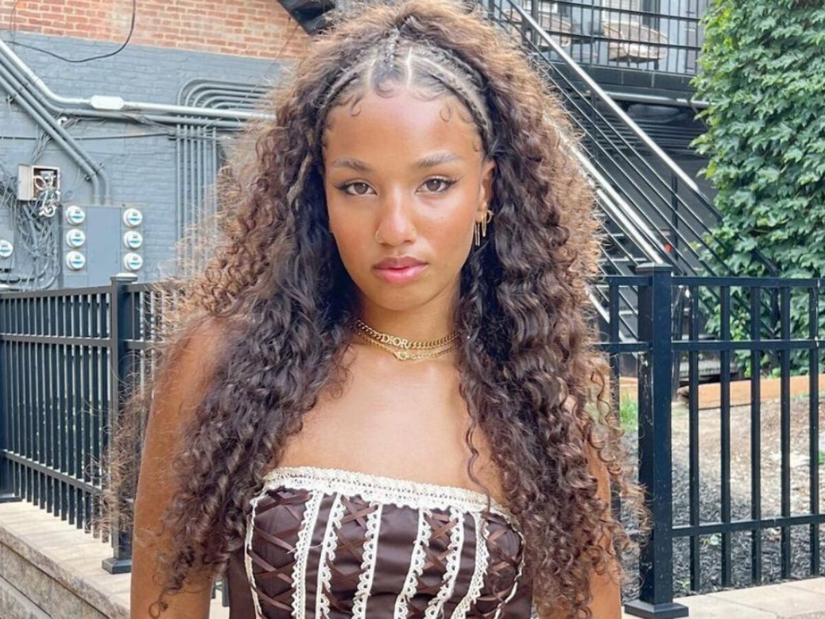 como fazer space buns em cabelo cacheado passo a passo