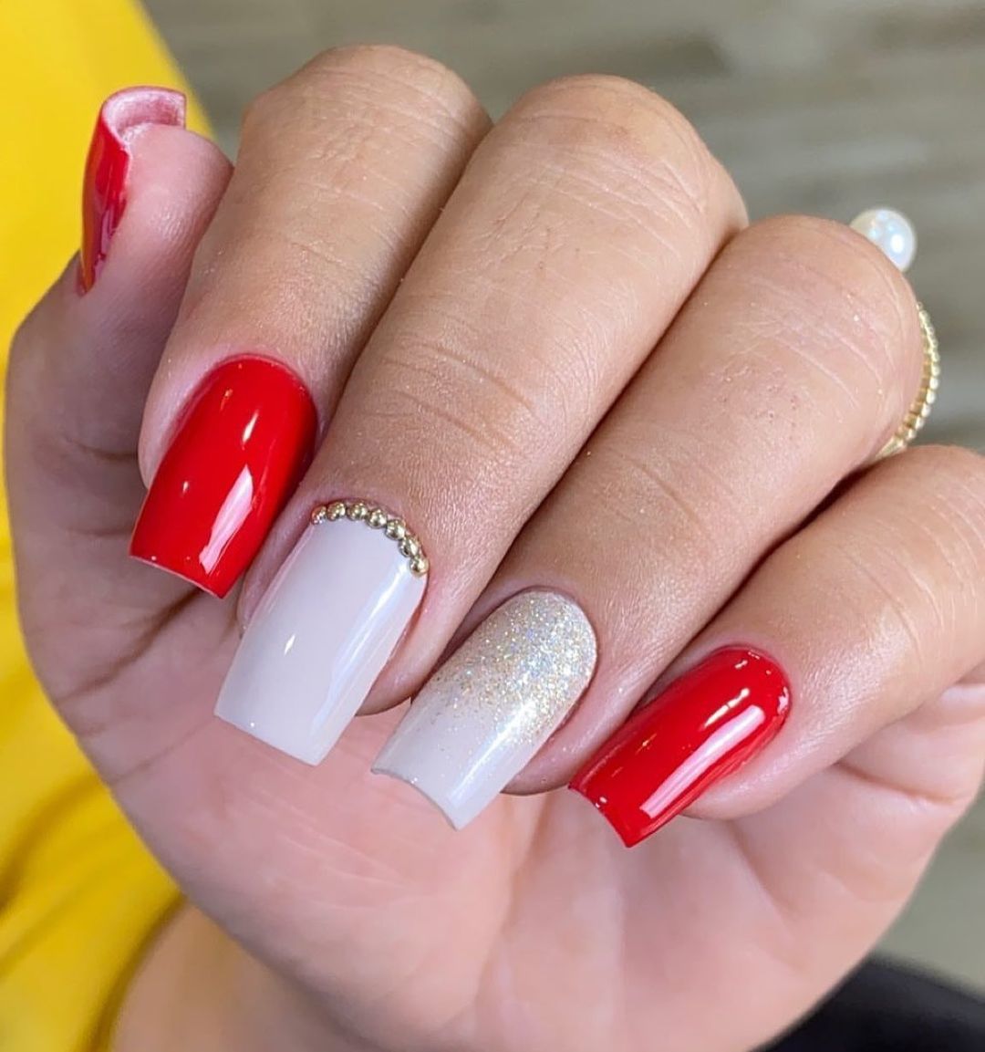 ideias de unhas natalinas elegantes e modernas