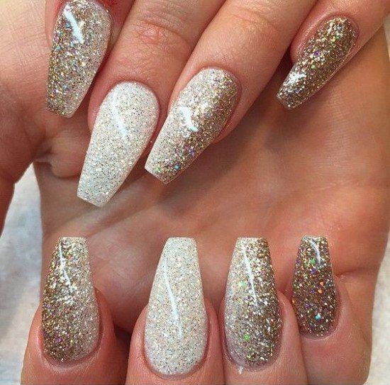 ideias de unhas brancas para reveillon 2026