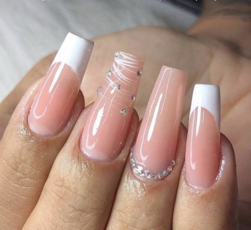 unhas postiças longas decoradas