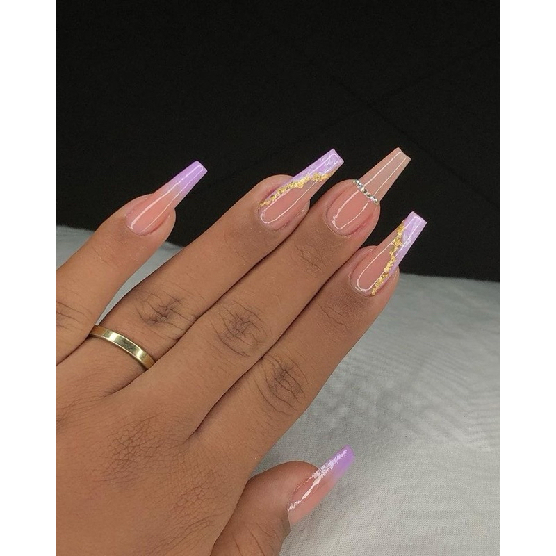unhas postiças decoradas com strass