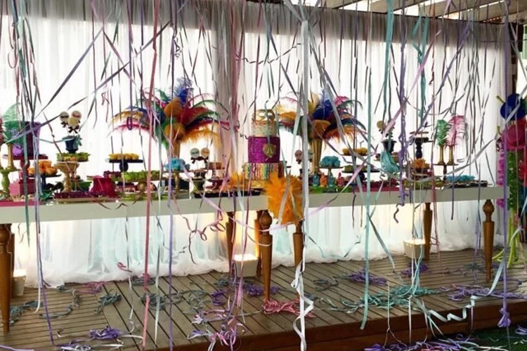 como fazer painel decoração carnaval